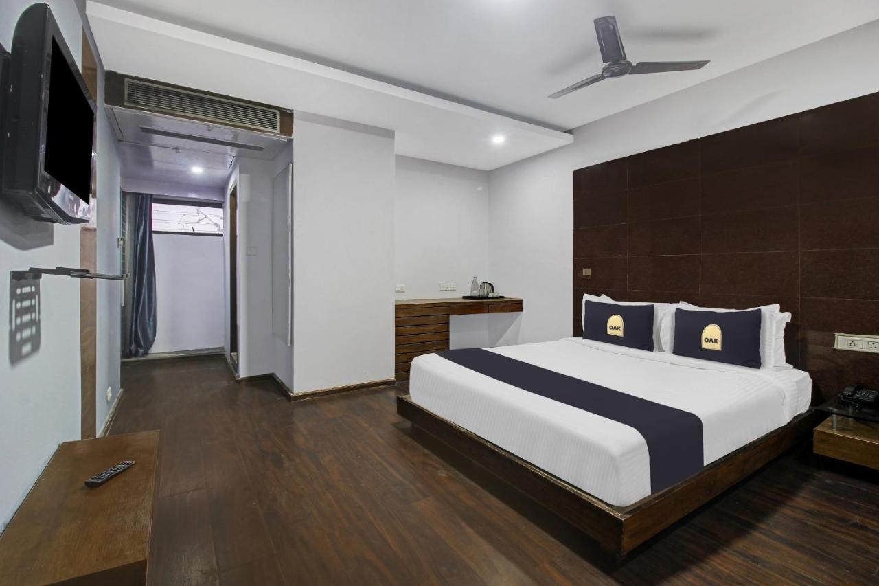 Townhouse Oak The Margi Hotel Near Yosufguda Metro Station Хидерабад Екстериор снимка