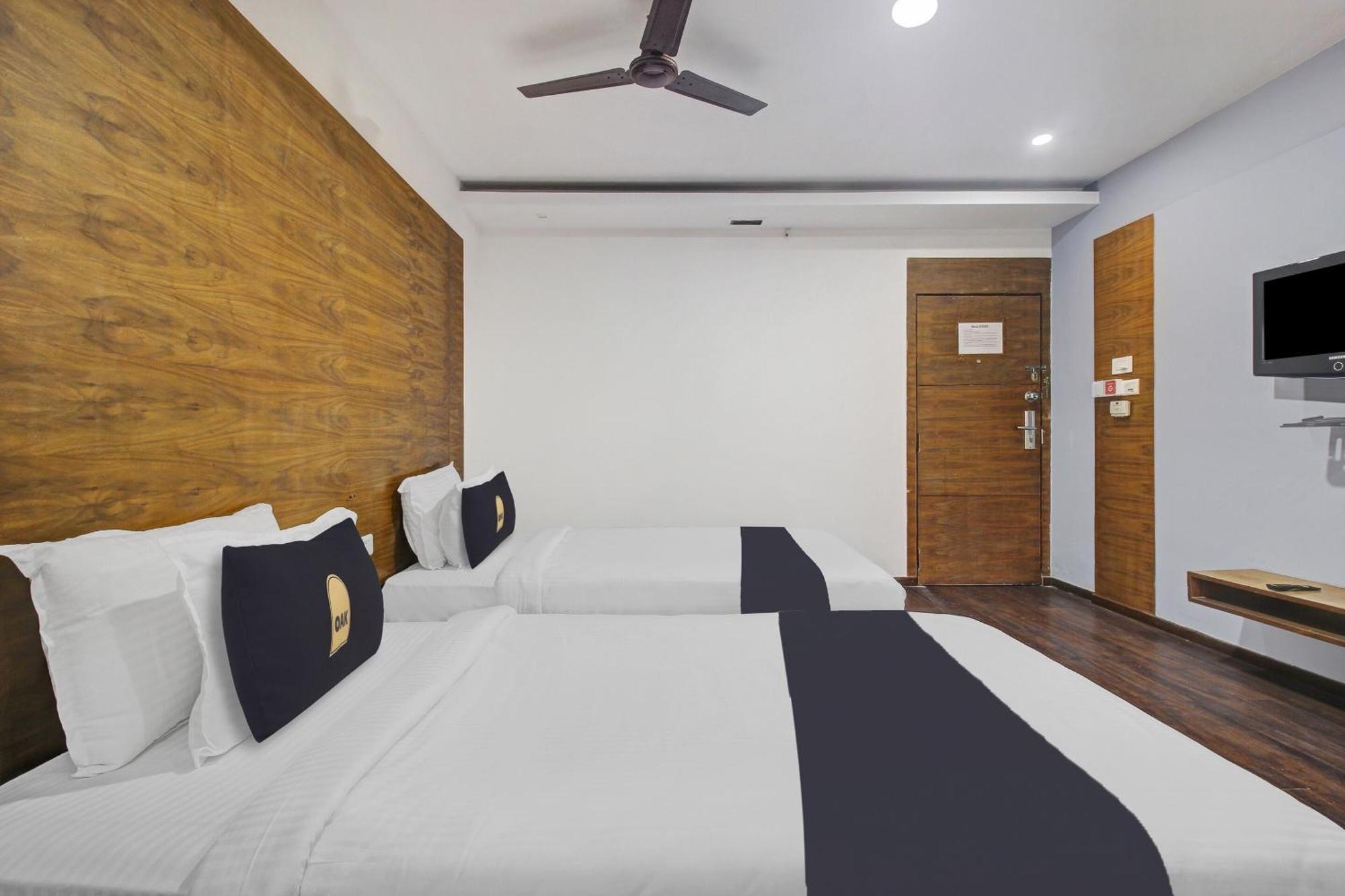 Townhouse Oak The Margi Hotel Near Yosufguda Metro Station Хидерабад Екстериор снимка