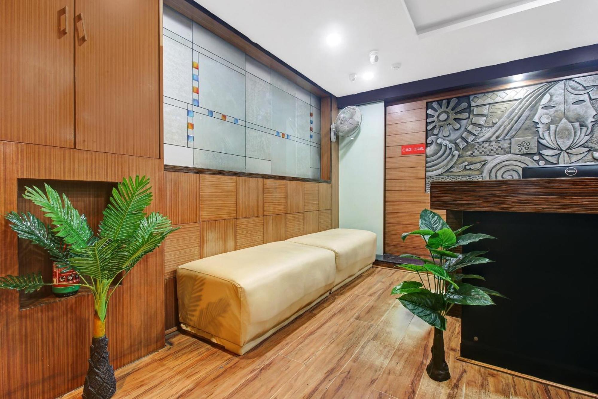 Townhouse Oak The Margi Hotel Near Yosufguda Metro Station Хидерабад Екстериор снимка