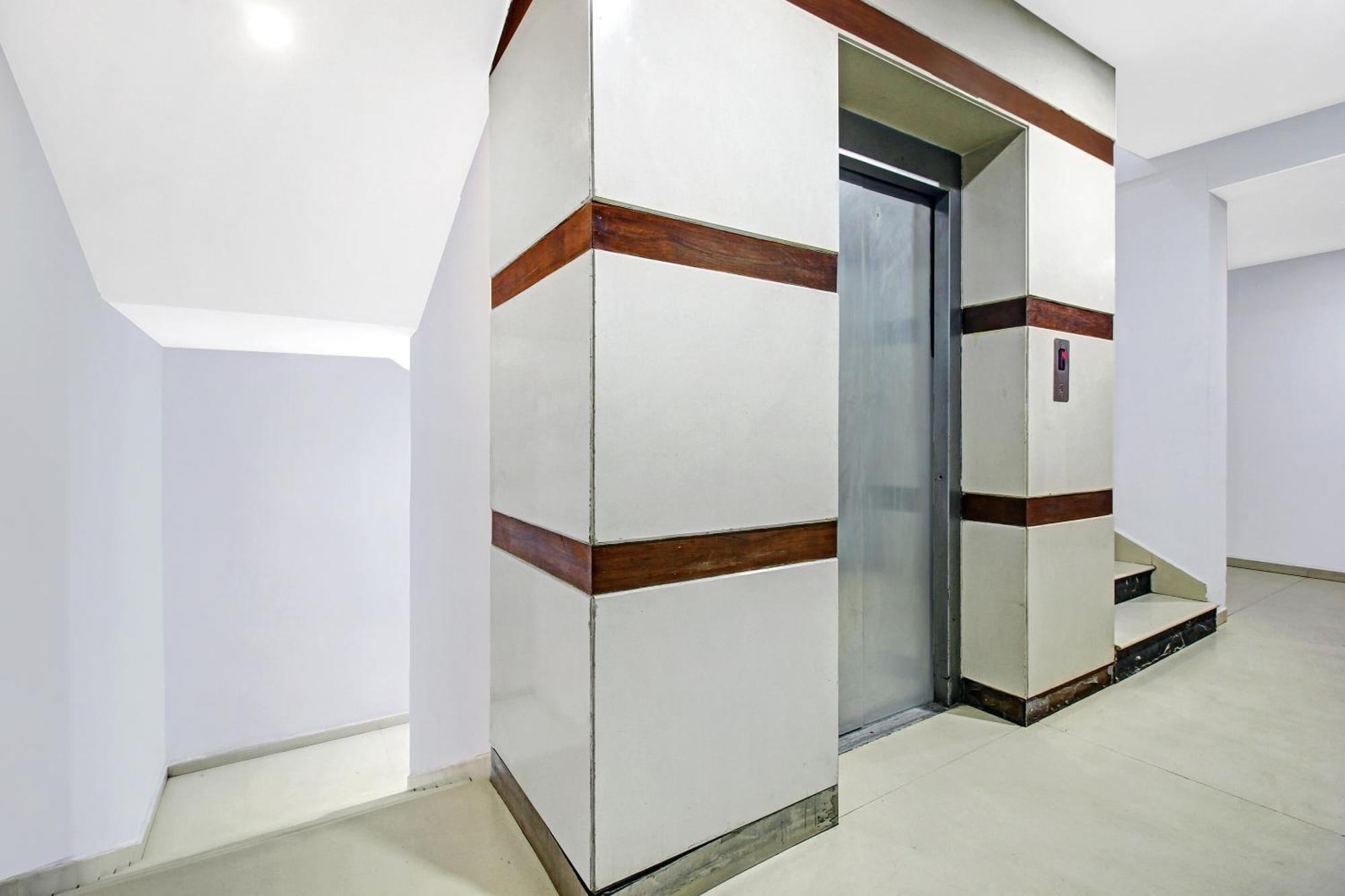 Townhouse Oak The Margi Hotel Near Yosufguda Metro Station Хидерабад Екстериор снимка