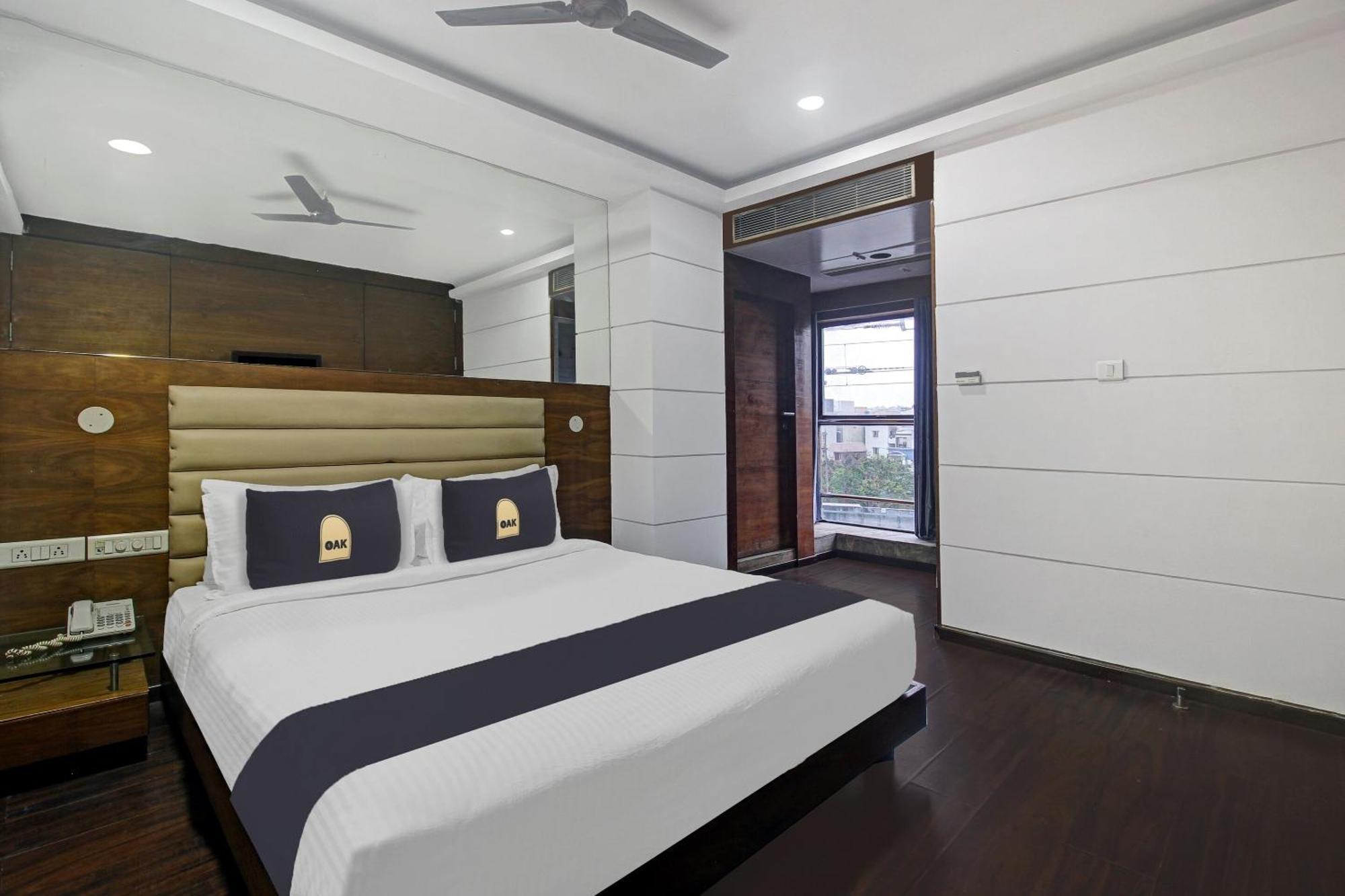 Townhouse Oak The Margi Hotel Near Yosufguda Metro Station Хидерабад Екстериор снимка
