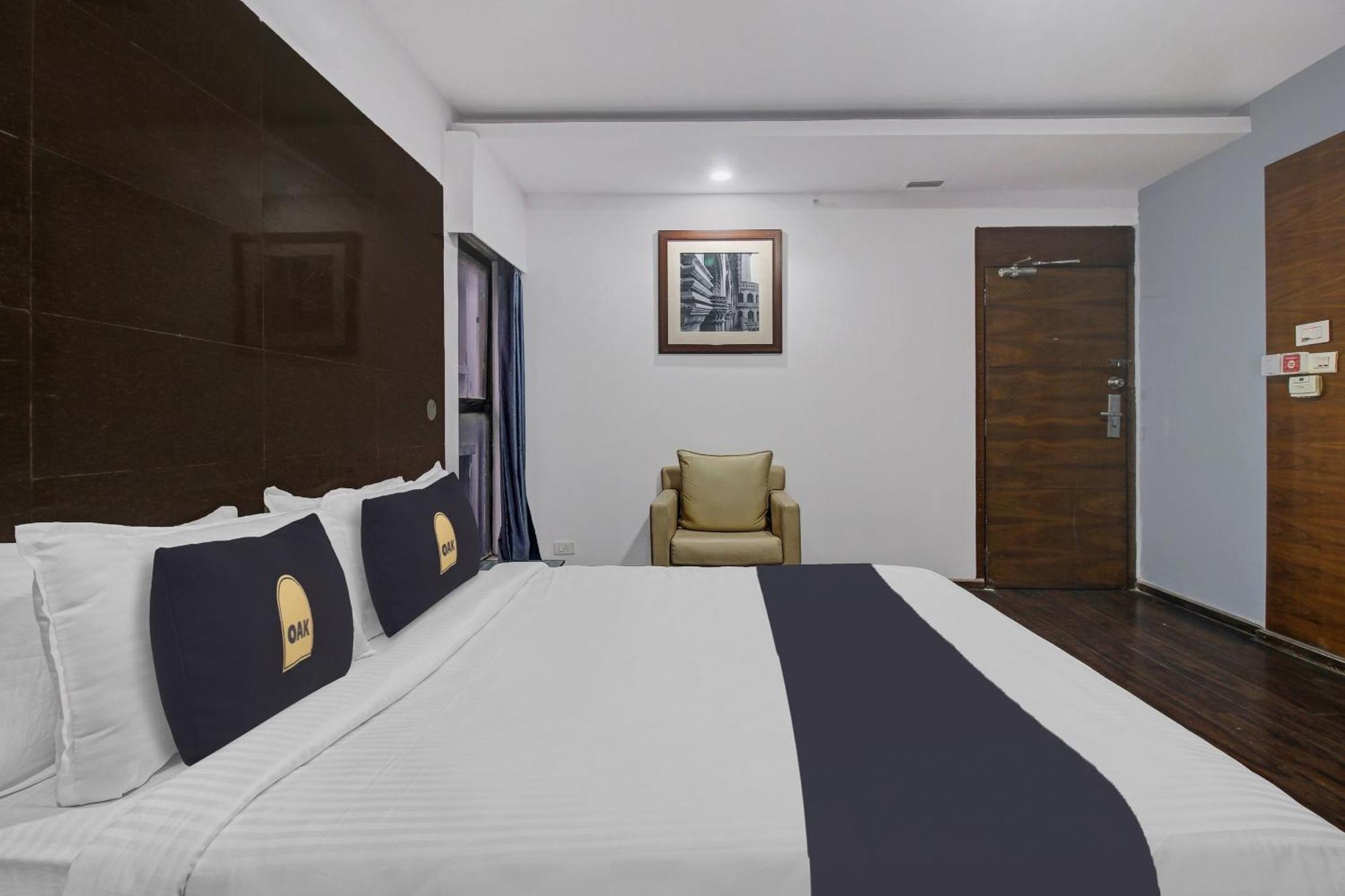 Townhouse Oak The Margi Hotel Near Yosufguda Metro Station Хидерабад Екстериор снимка