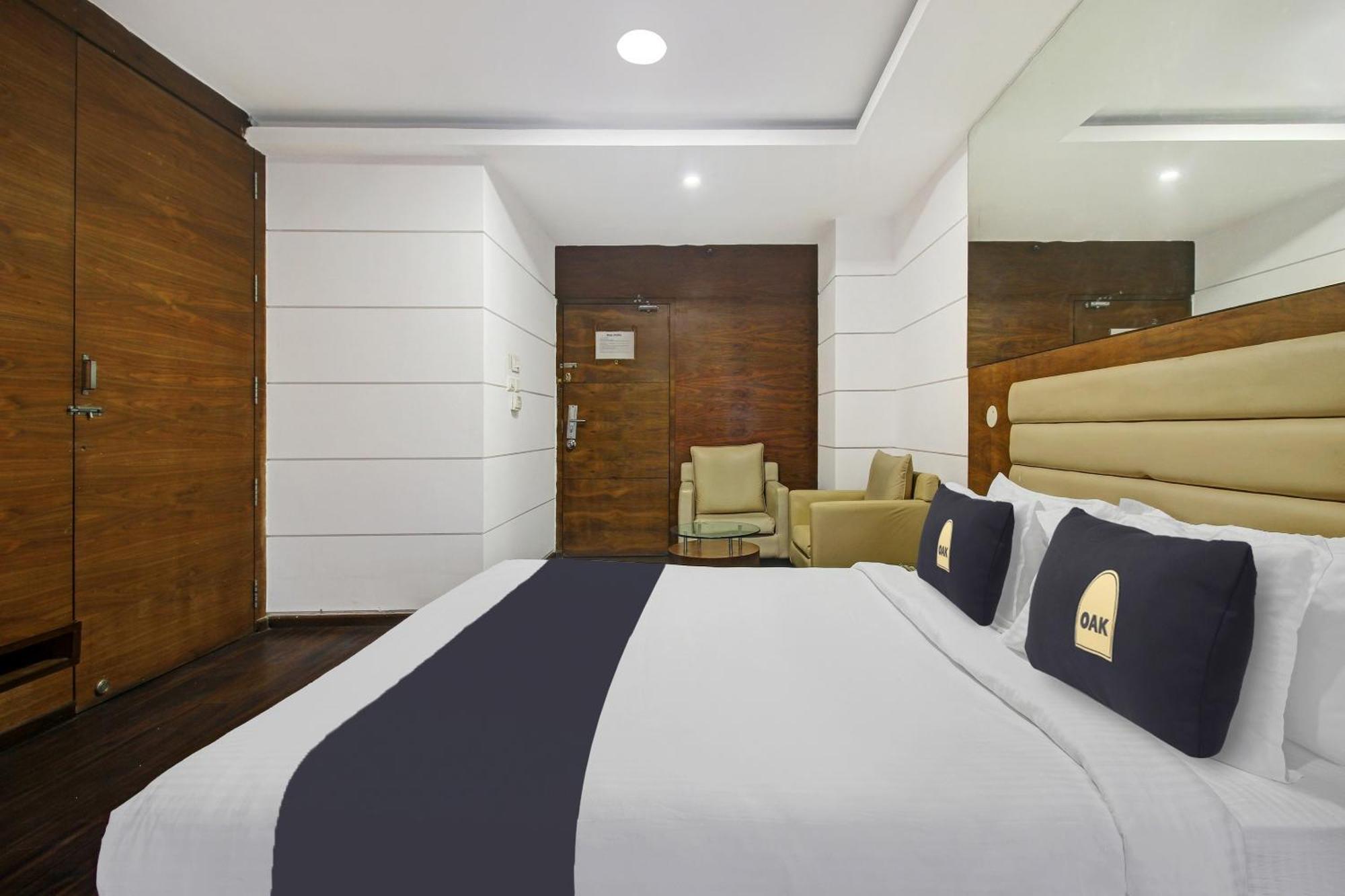 Townhouse Oak The Margi Hotel Near Yosufguda Metro Station Хидерабад Екстериор снимка