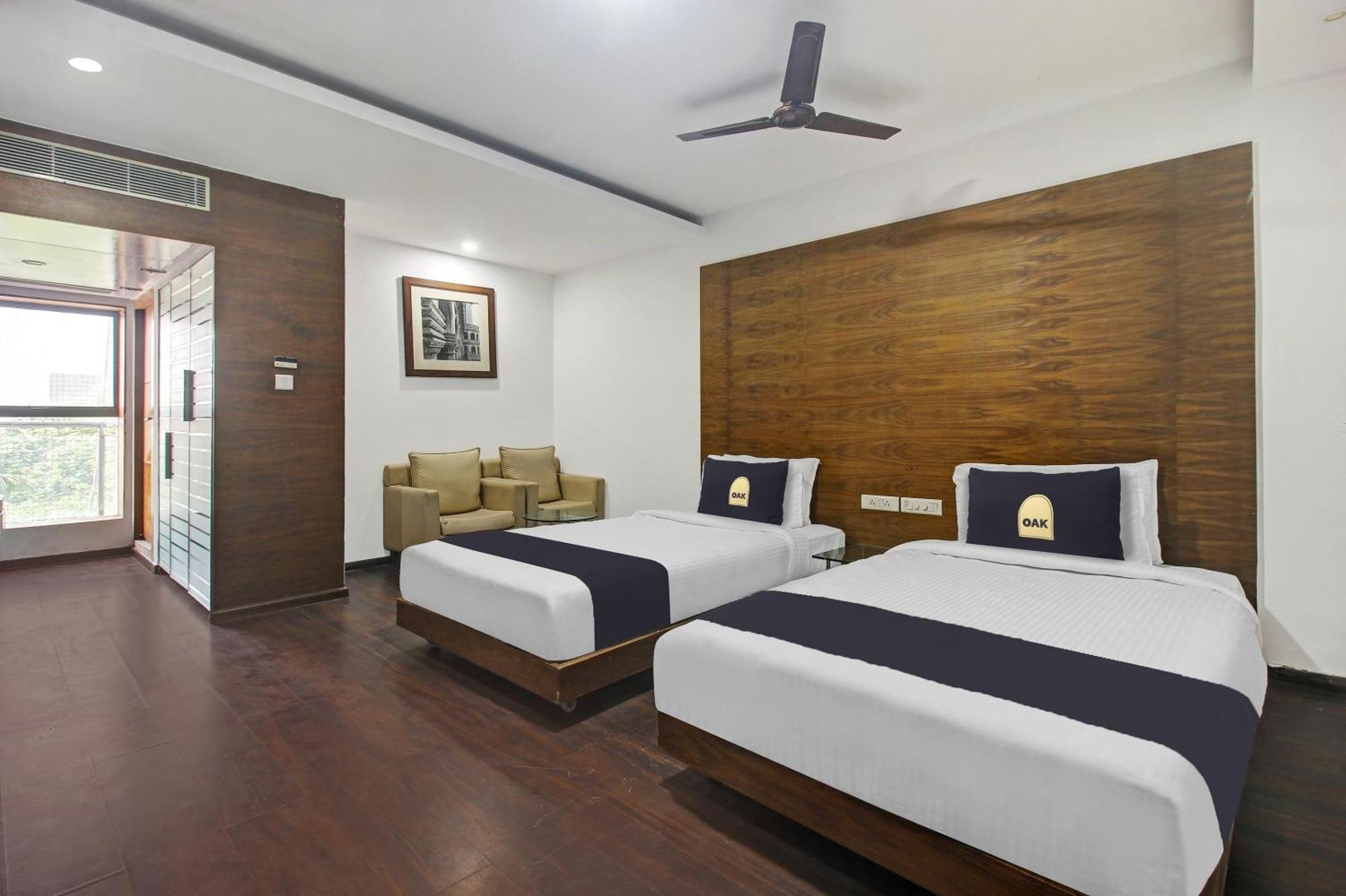 Townhouse Oak The Margi Hotel Near Yosufguda Metro Station Хидерабад Екстериор снимка