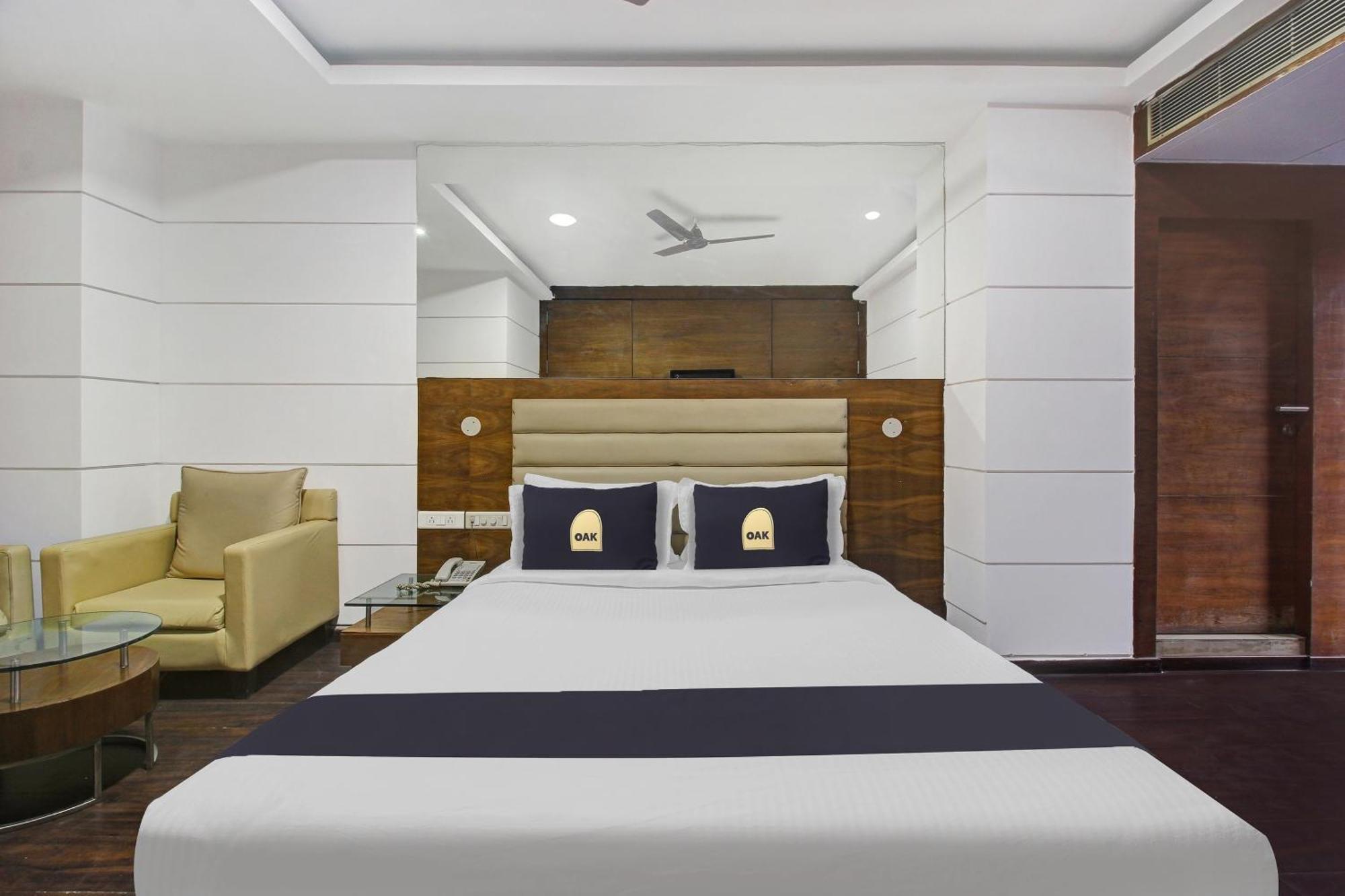 Townhouse Oak The Margi Hotel Near Yosufguda Metro Station Хидерабад Екстериор снимка