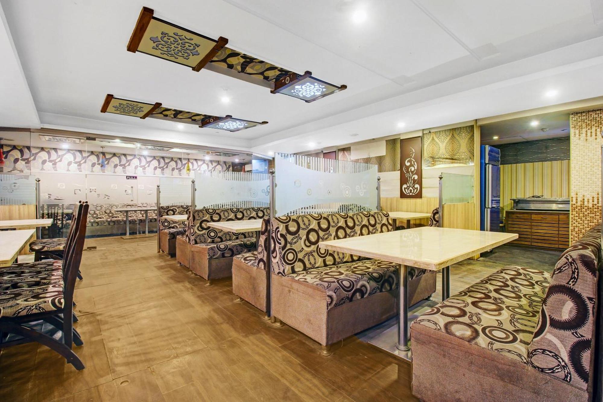 Townhouse Oak The Margi Hotel Near Yosufguda Metro Station Хидерабад Екстериор снимка